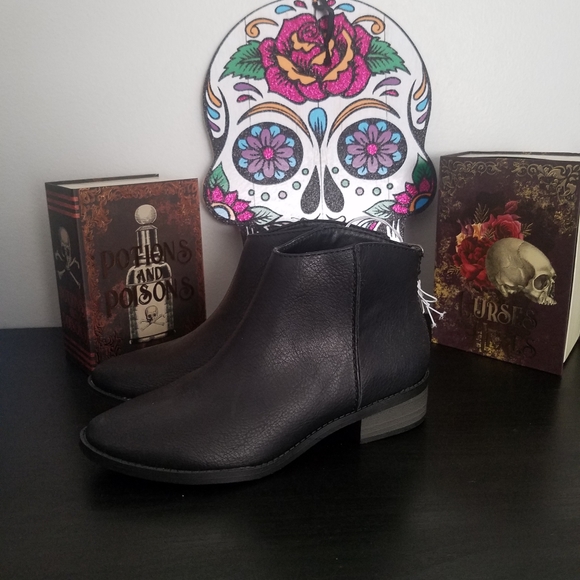 Universal thread ankle booties - Picture 5 of 8